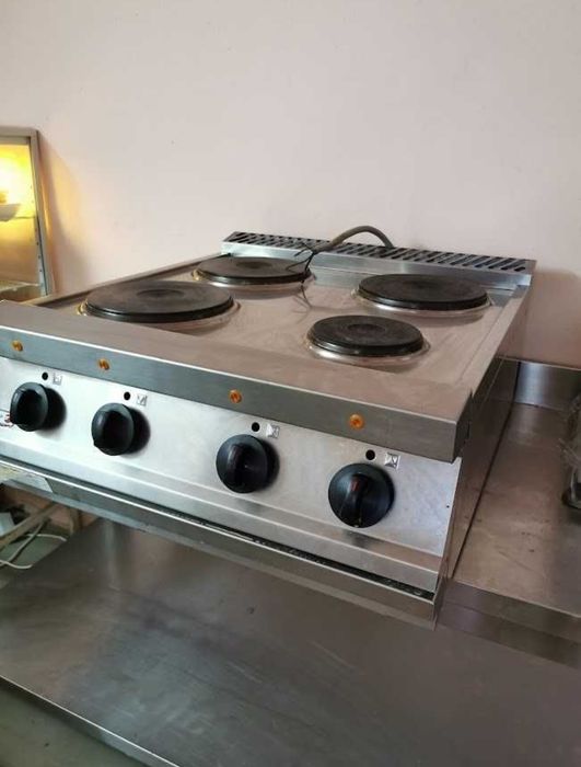 Aragaz profesional 4 ochiuri Masina de gatit electrica FAGOR
9.3KW
Nou