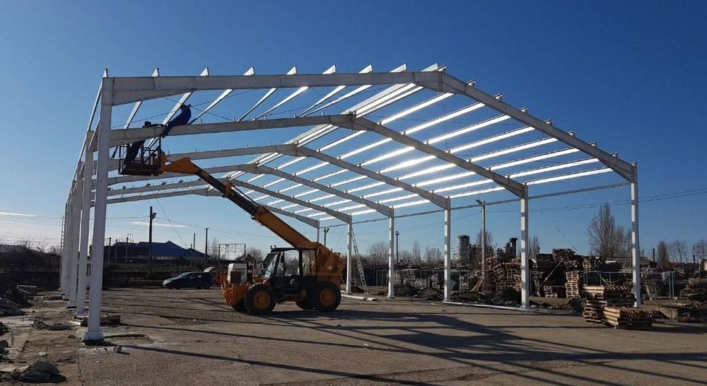 Hala metalica de 300 mp