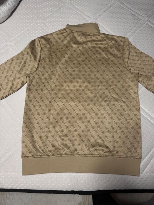 Суичър Guess размер S чисто нов