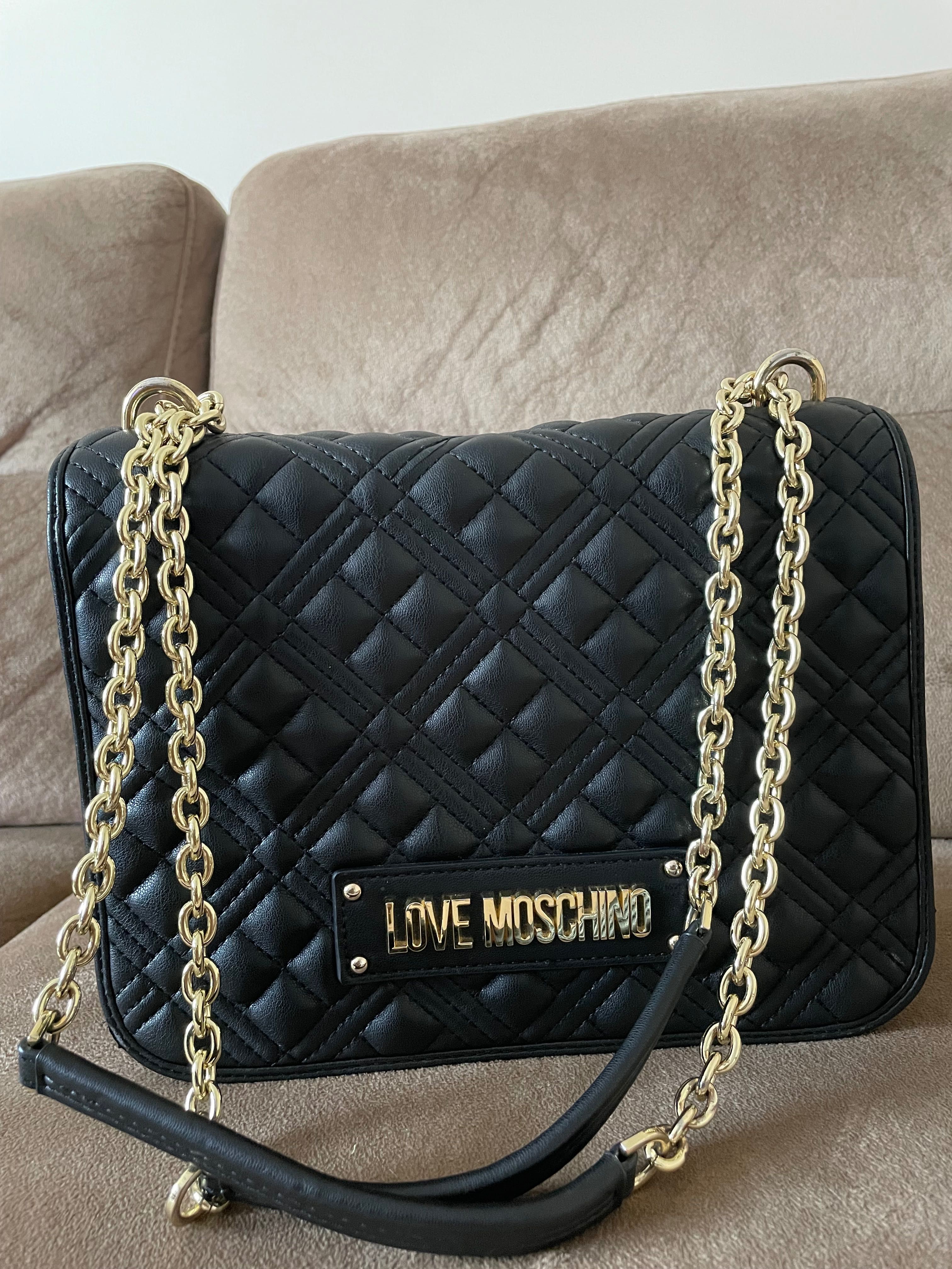 Оригинална чанта на Love Moschino