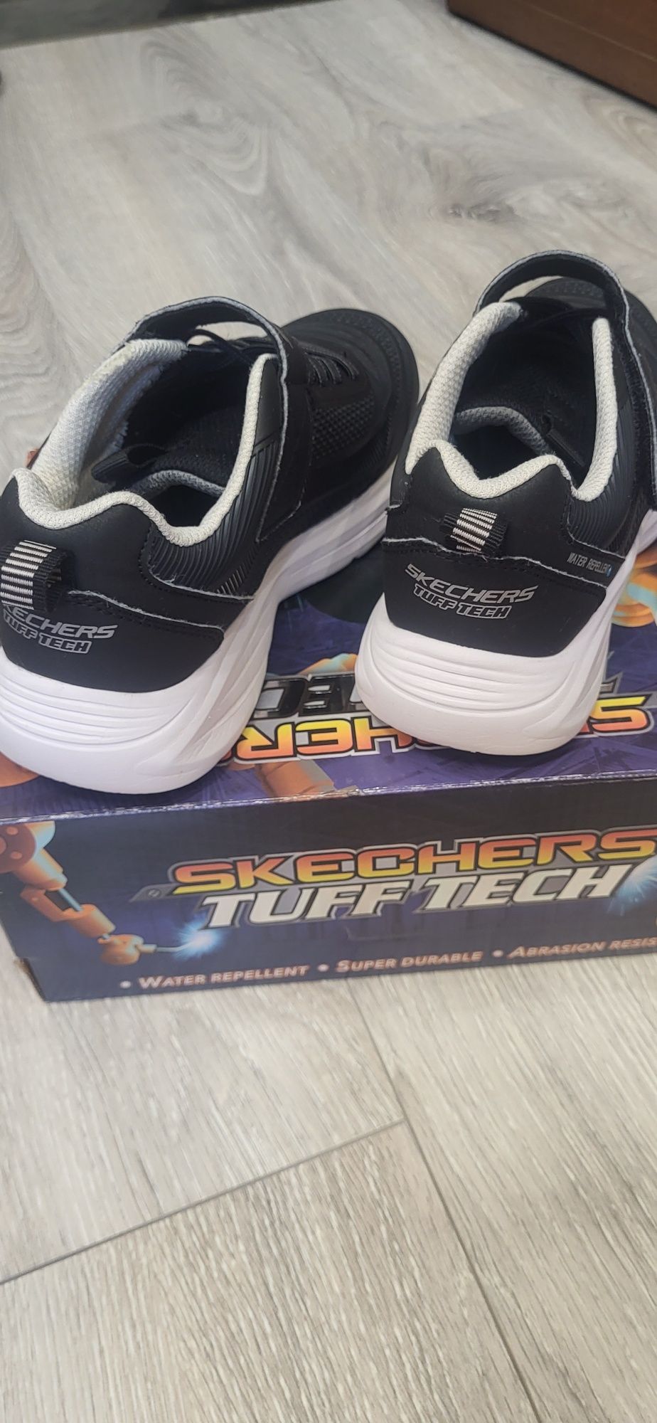 Маратонки Skechers водоустойчиви