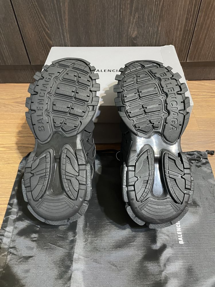 Balenciaga Track ‘Black’