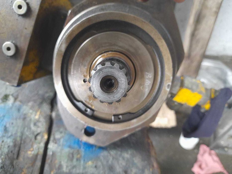 Hidromotor rotire excavator Komatsu PC200