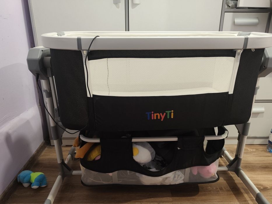 Продам кроватку с маетником