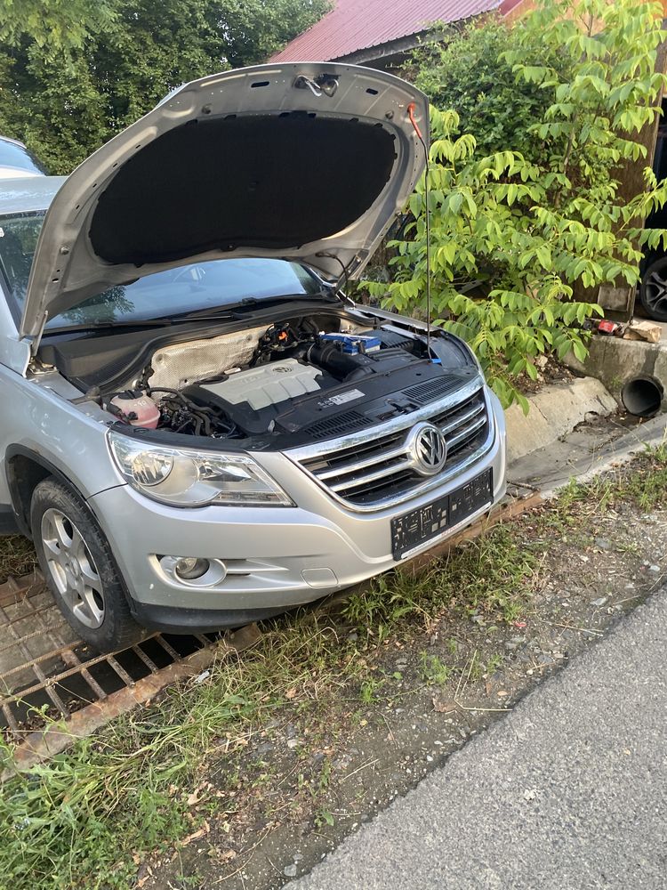 Vand volsvagan tiguan.  2 l. 4x4