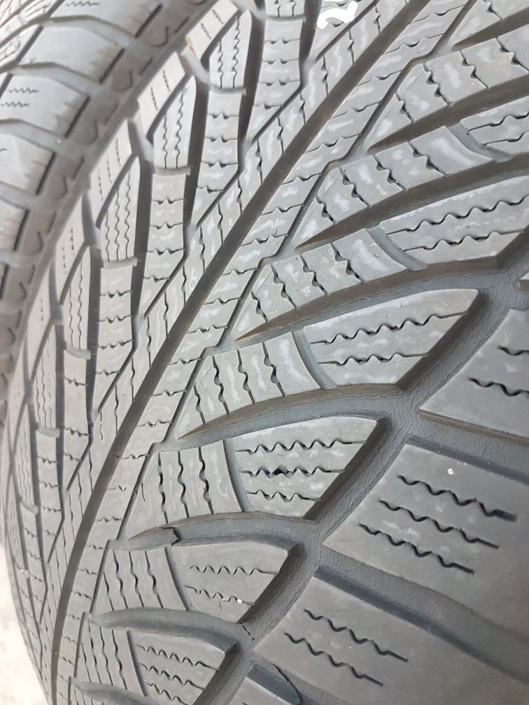 Зимни гуми 4 броя GOODYEAR UltraGrip Performance 245 55 R17 дот 4608