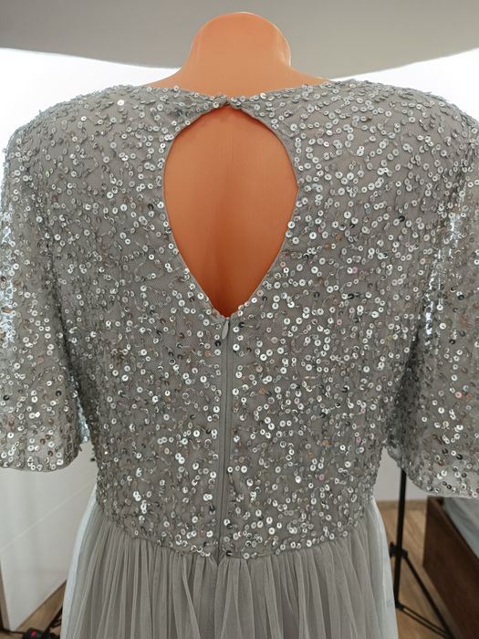 Beauut Официална Рокля