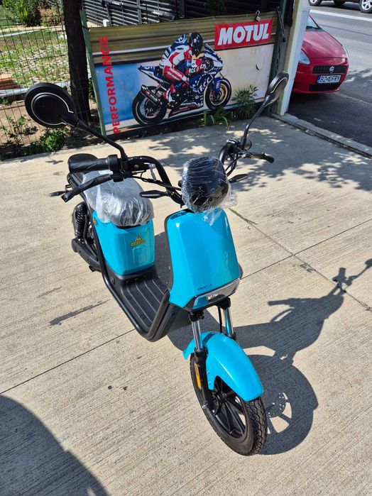 Scuter electric fara pemis Sunra Rainbow, autonomie 87 km