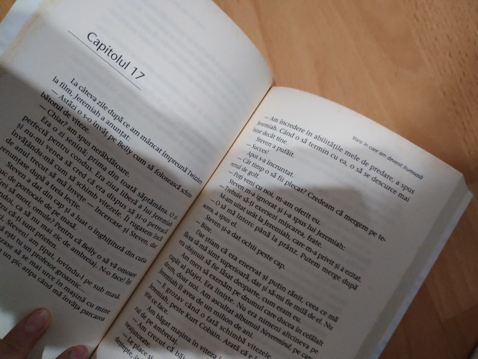 Cartea "Vara în care am devenit frumoasă" de Jenny Han