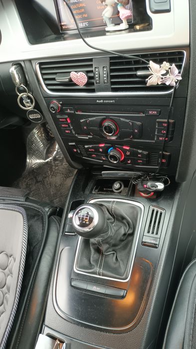 Vând Audi A4 din 2011