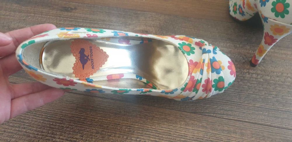 Дамски обувки на ток