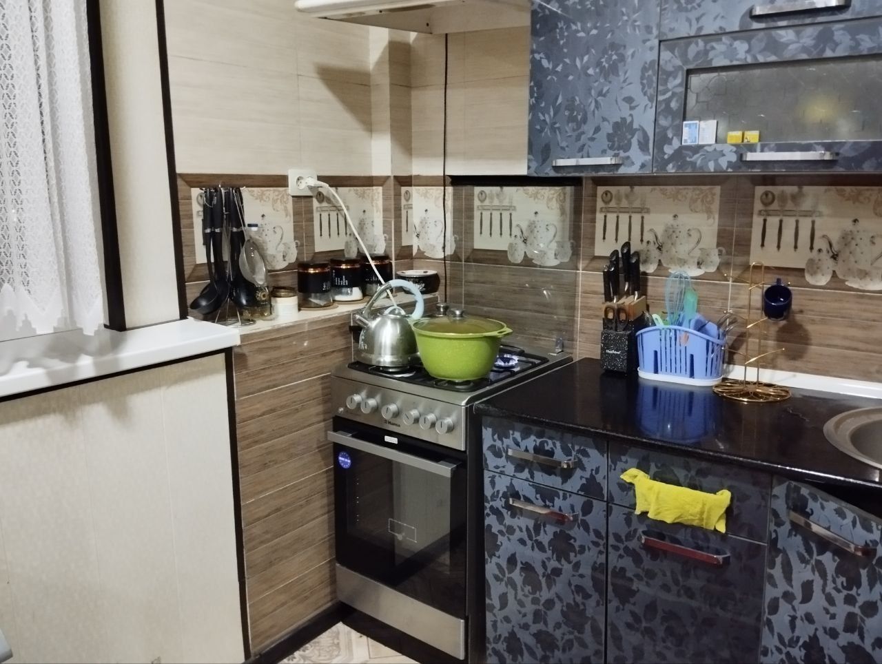 4 xonali uy sergeli qo'yliq 6 massiv 10 metro bekat