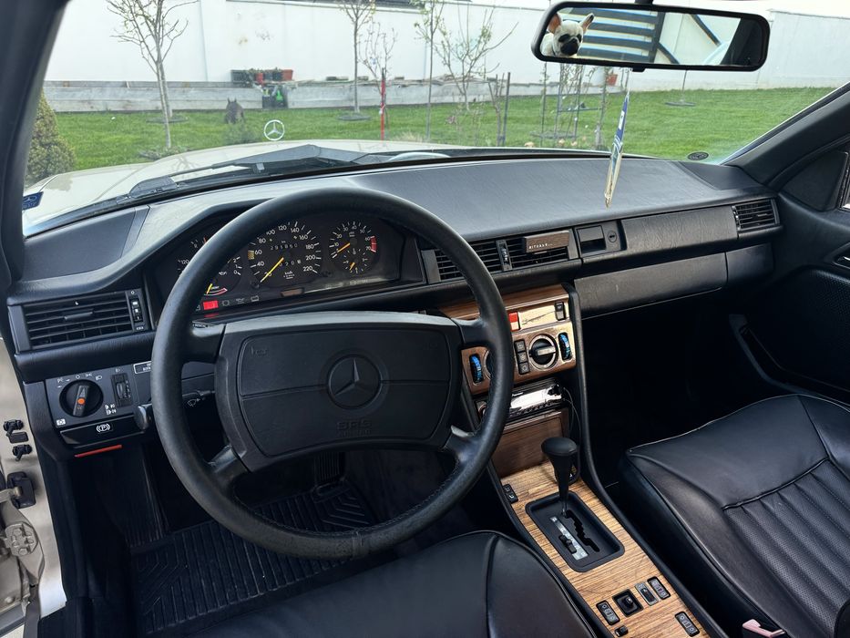 Mercedes w124 coupe / vehicul istoric / AC / piele / pilot automat