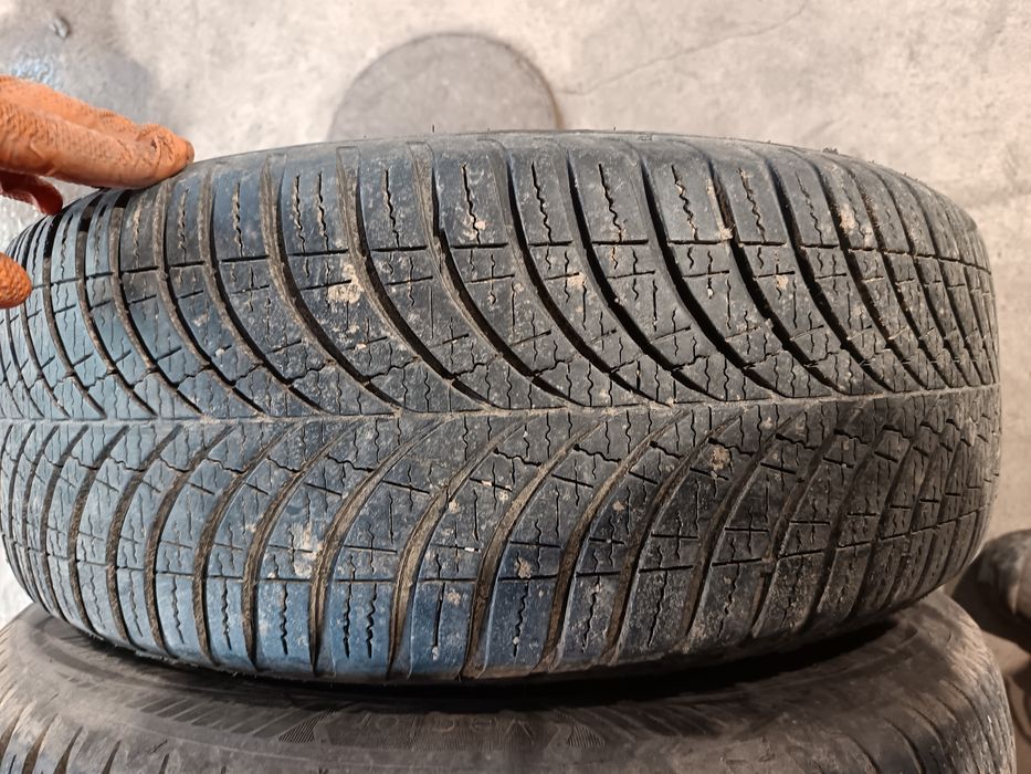 Vând jante cu tot cu cauciucuri sau separat