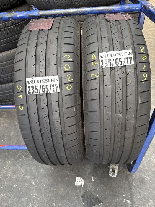 235/65/17 Vredestein