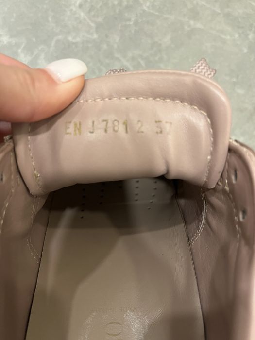 Adidași Valentino autentici