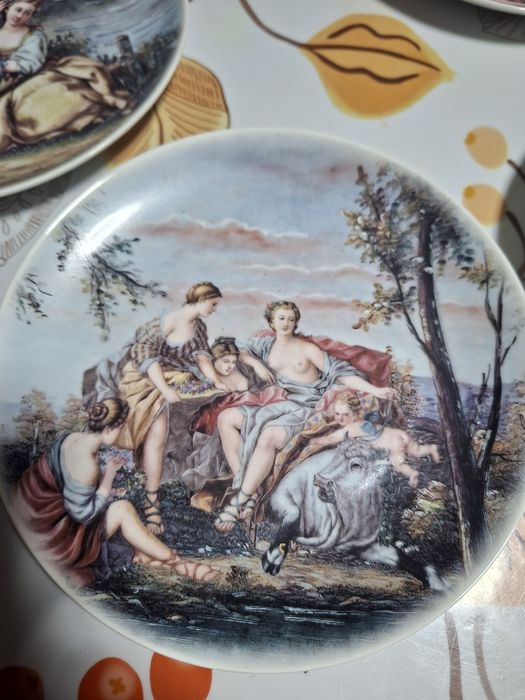 Продаю декоративные блюдца