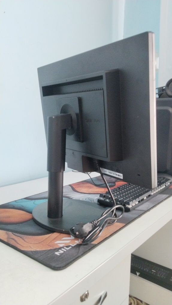 Samsung SyncMaster S22B420 Model Led Vga Dvi Port Holati Ideal