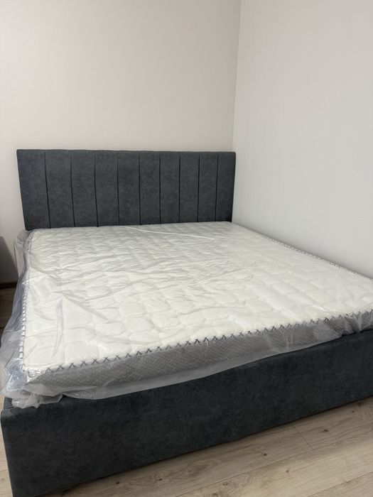 Продам кровать с матрасом