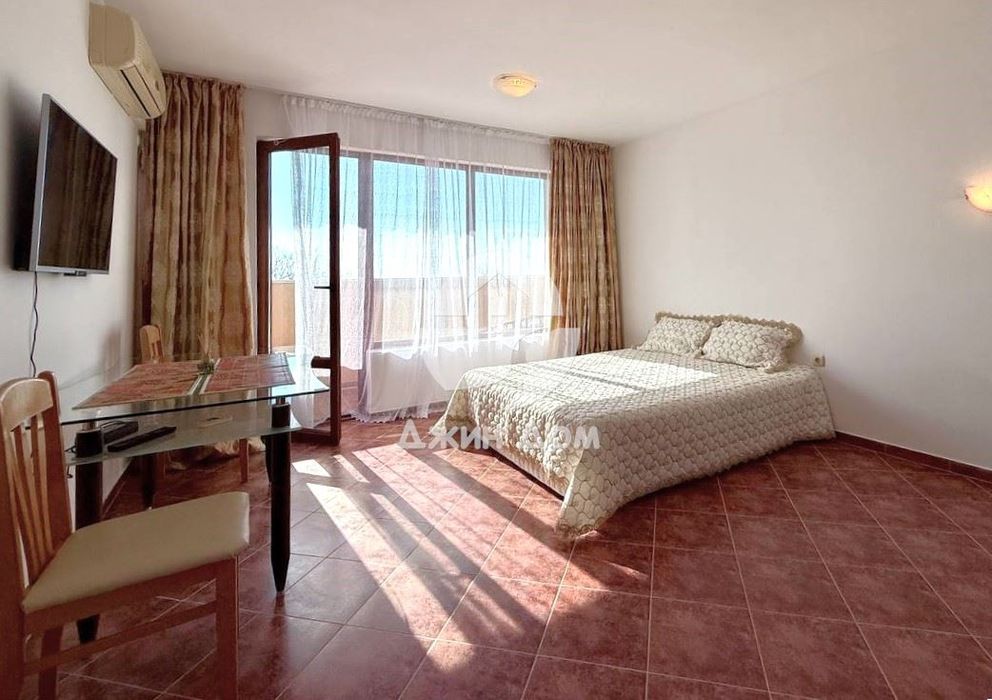 Просторен едностаен апартамент в к-с „Арките“, с. Кошарица