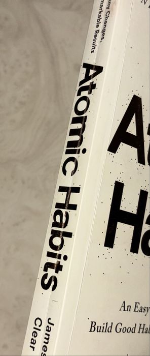 James Clear “Atomic Habits”