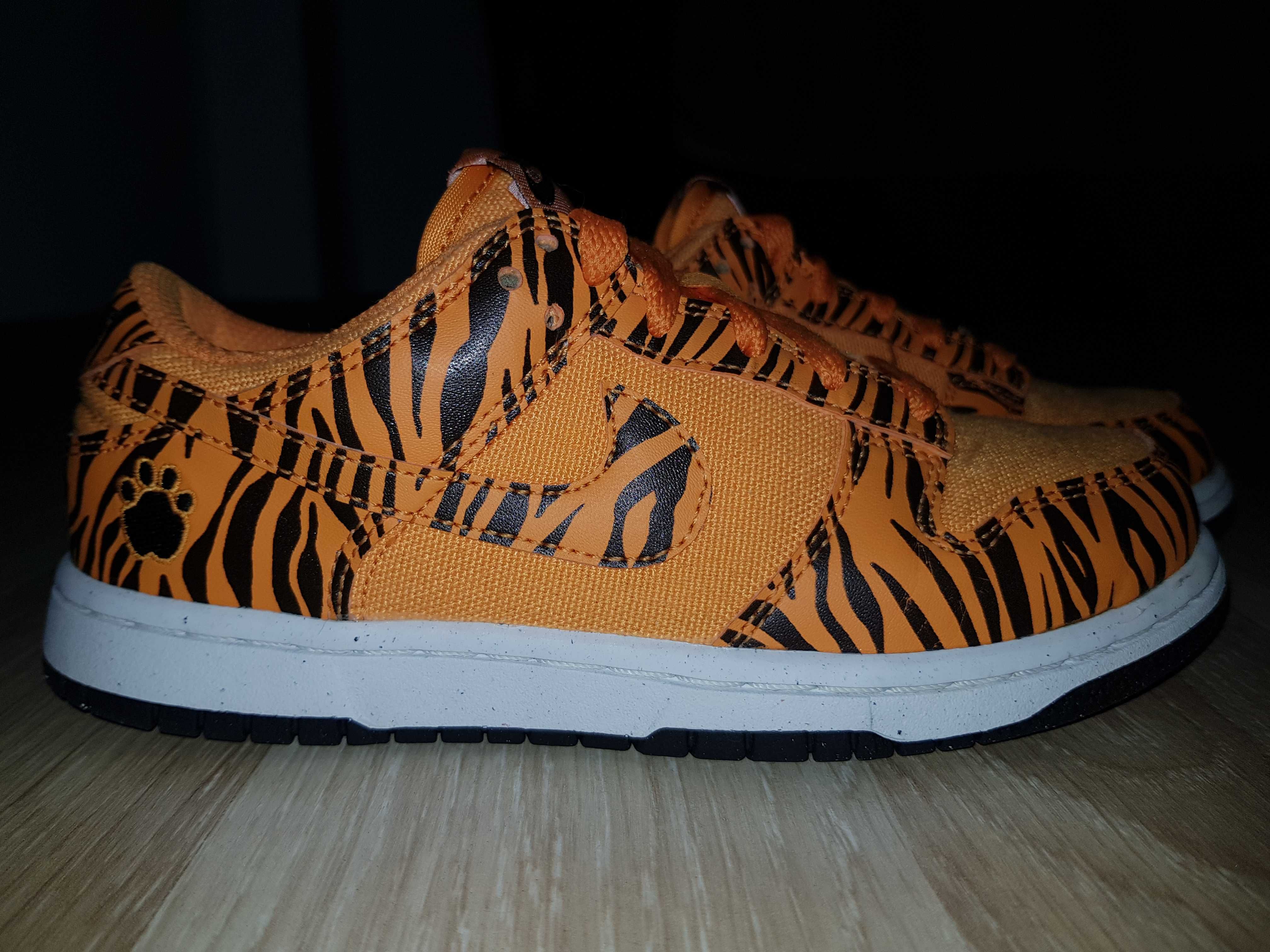 Adidasi Nike Dunk Low Tiger marimea 33 zoom jordan