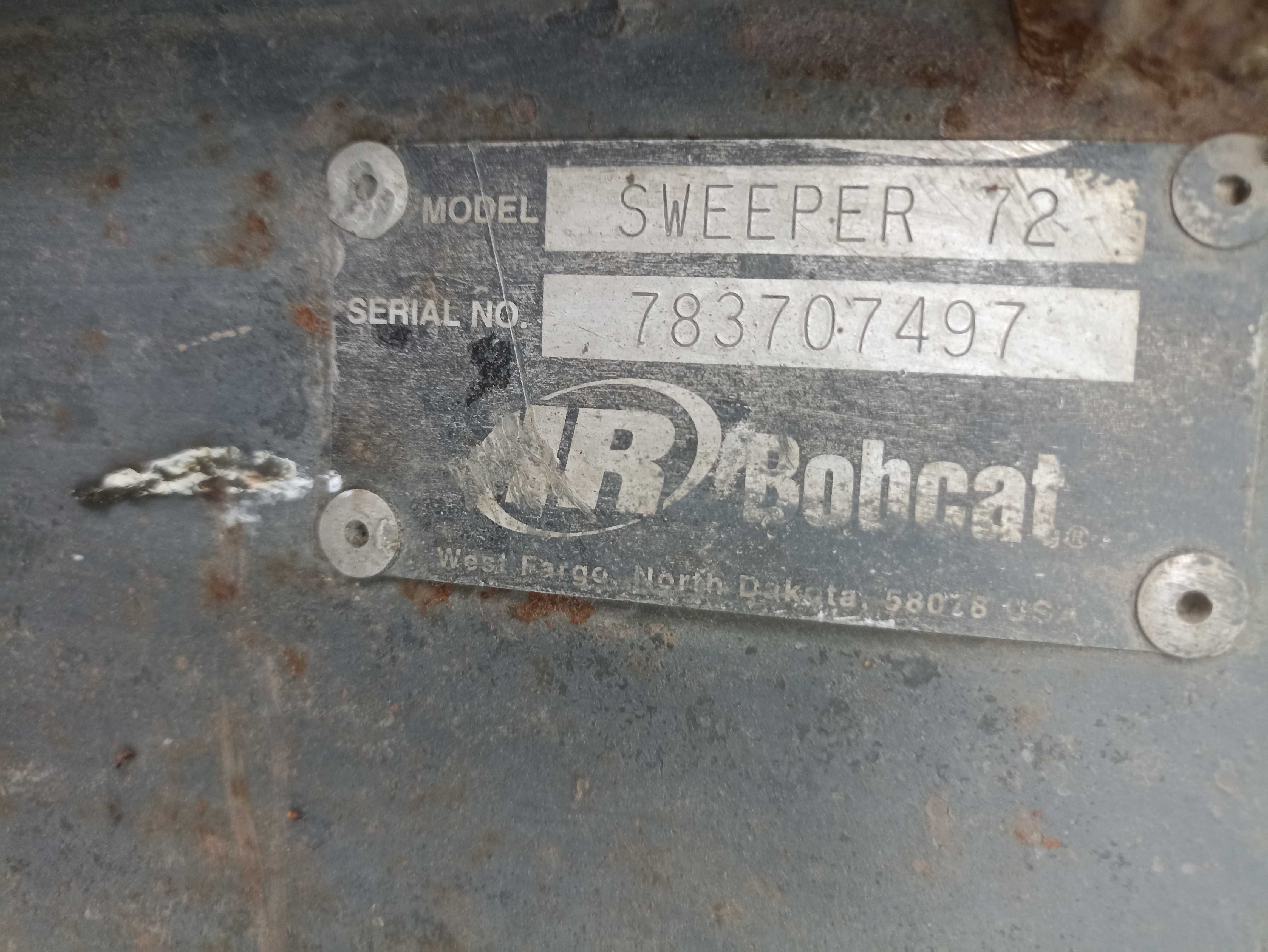 Щетка коммунальная с накопителем sweeper 72 Bobcat 2013г