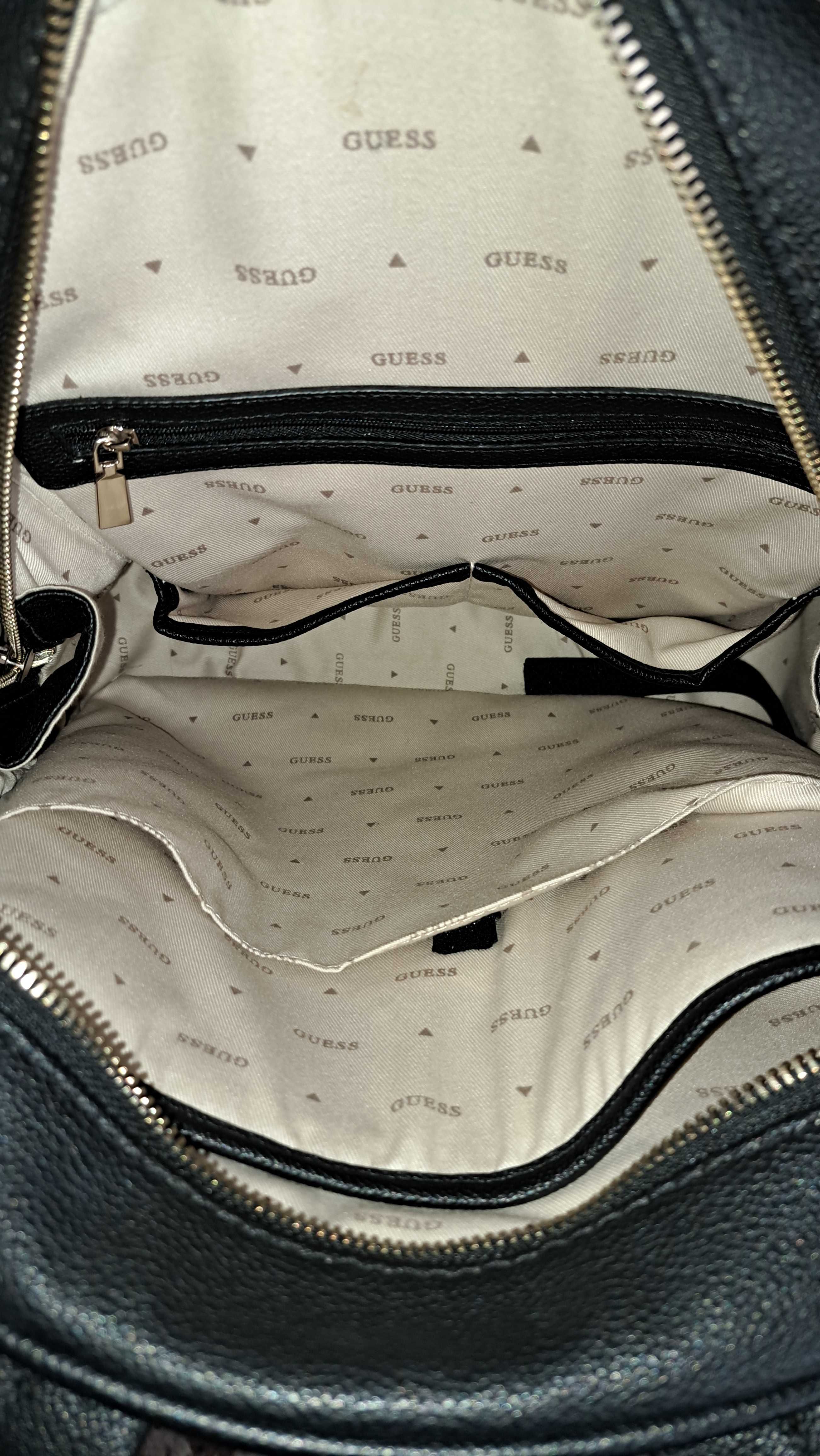 Дамска раница Guess