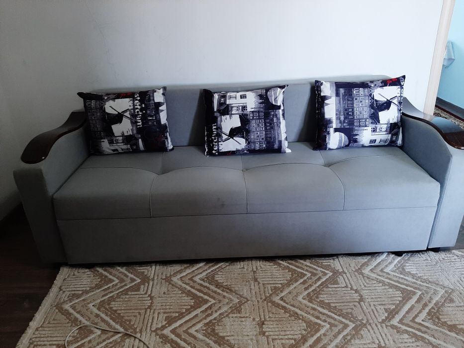 Срочно продам  диван