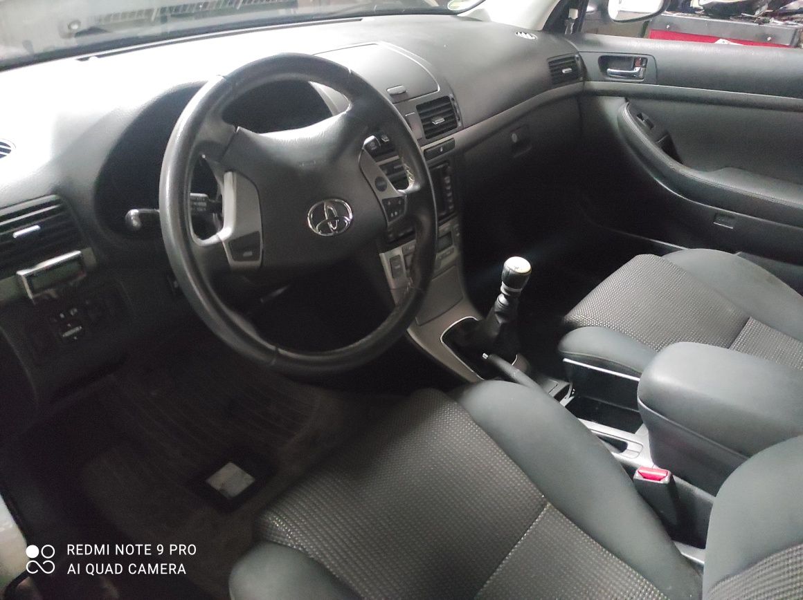 Toyota Avensis 2.2 На Части