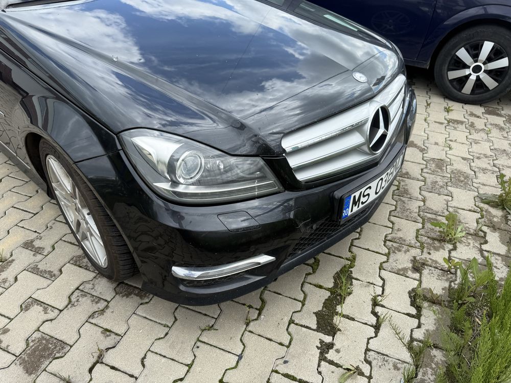 Dezmembrez c220 170cp manual tractiune spate w204facelift xenon