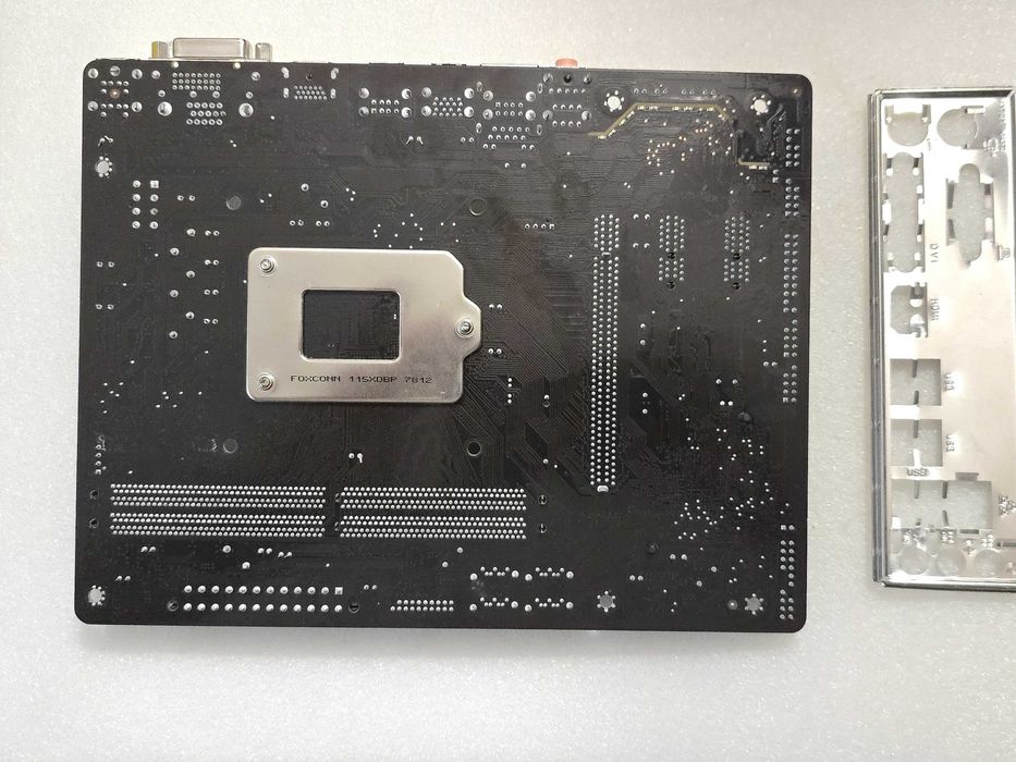 Placa de baza GIGABYTE GA-H110M-S2H, Socket 1151 + procesor I3 7100