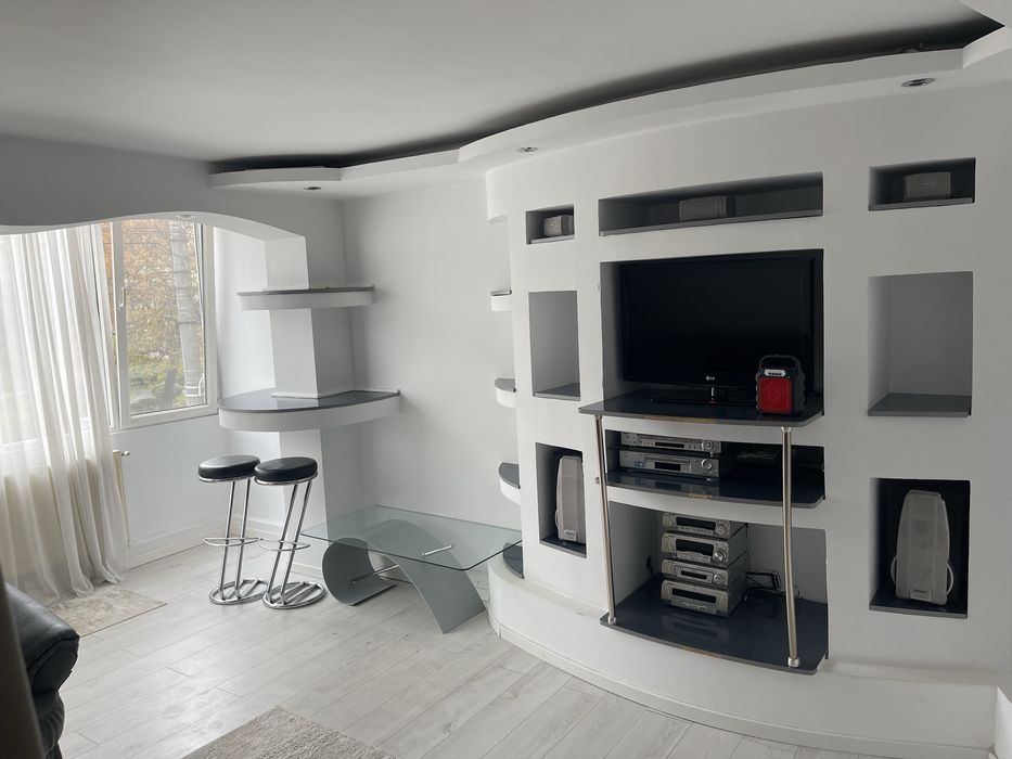 Decomandat 2  camere  central