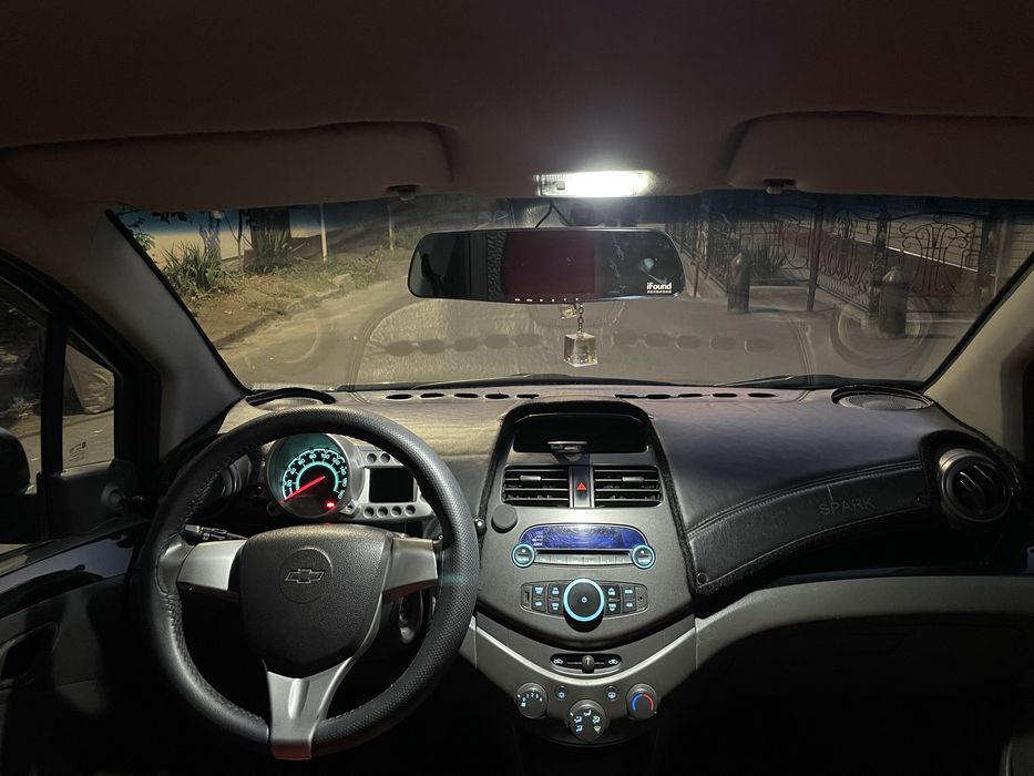 Spark Mexanika Xolati ideal bir qol mowina