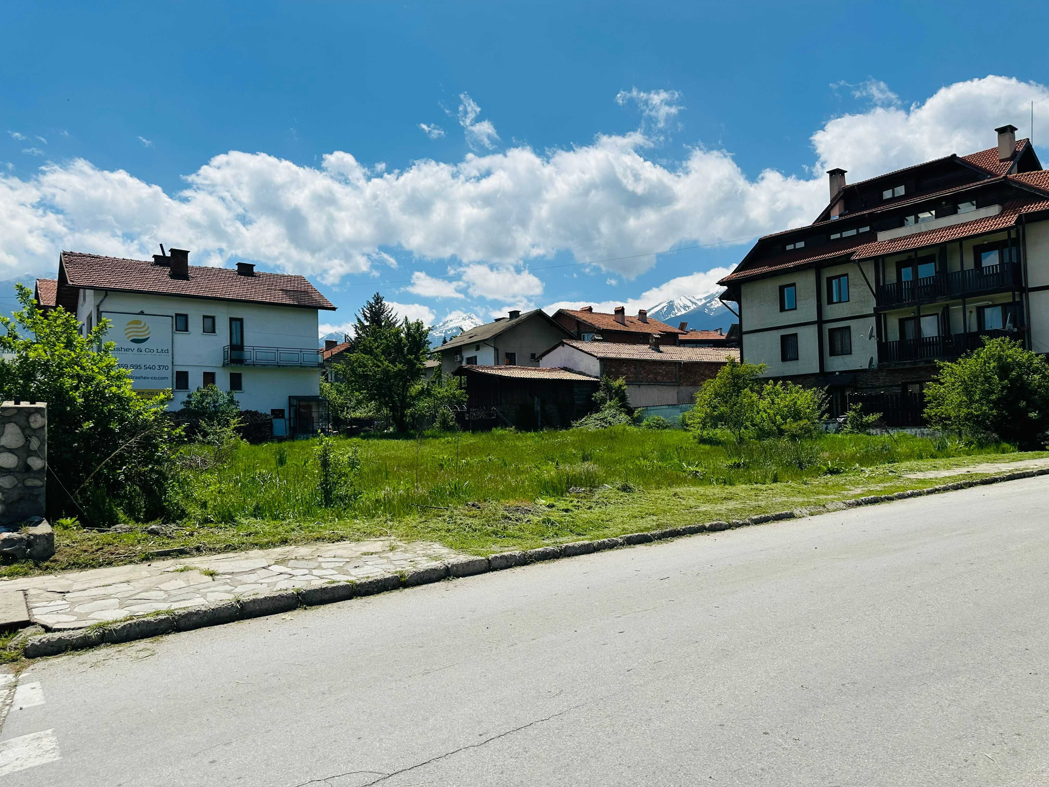 Парцел в регулация на входа на Банско – 940 кв.м.