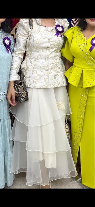 Костюм 42-44 размера,в отличном состоянии,куплена за 85 тыс