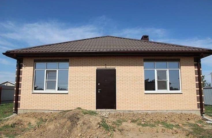Case modulare pe structura metalica containere