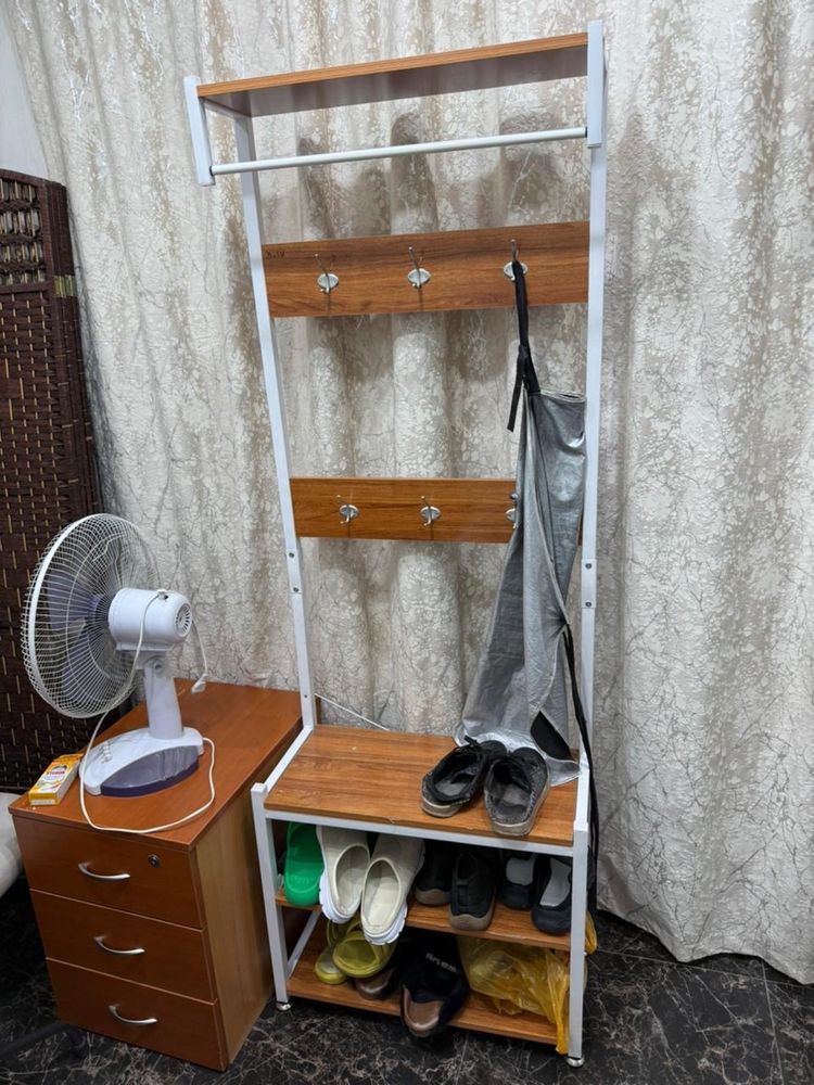 Вешалку в прихожую с тумбой