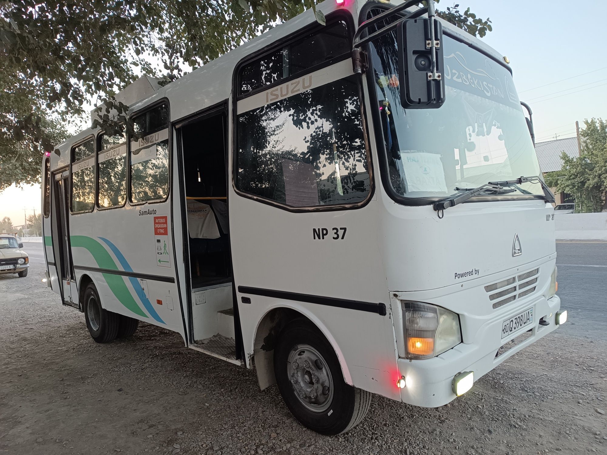 Isuzu Avtobus sotiladi