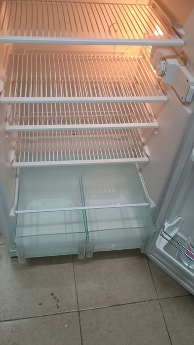 Хладилник с горна камера Liebherr