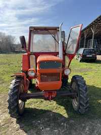 Tractor Fiat 404 štore