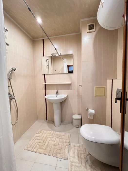 Дава се под наем Тристаен апартамент в Бургас, Възраждане - 80 кв.м за 612 € - Снимка #8