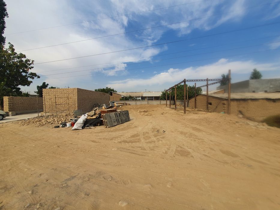 Yer sotiladi Raysentrda Eshonguzarda