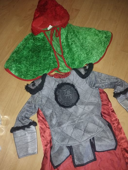 Pelerine și costumații noi carnaval