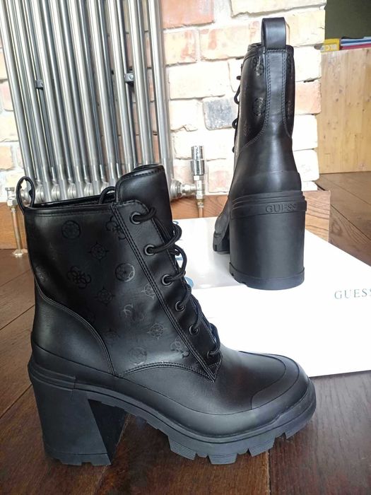 Botine marca Guess, marimea 40