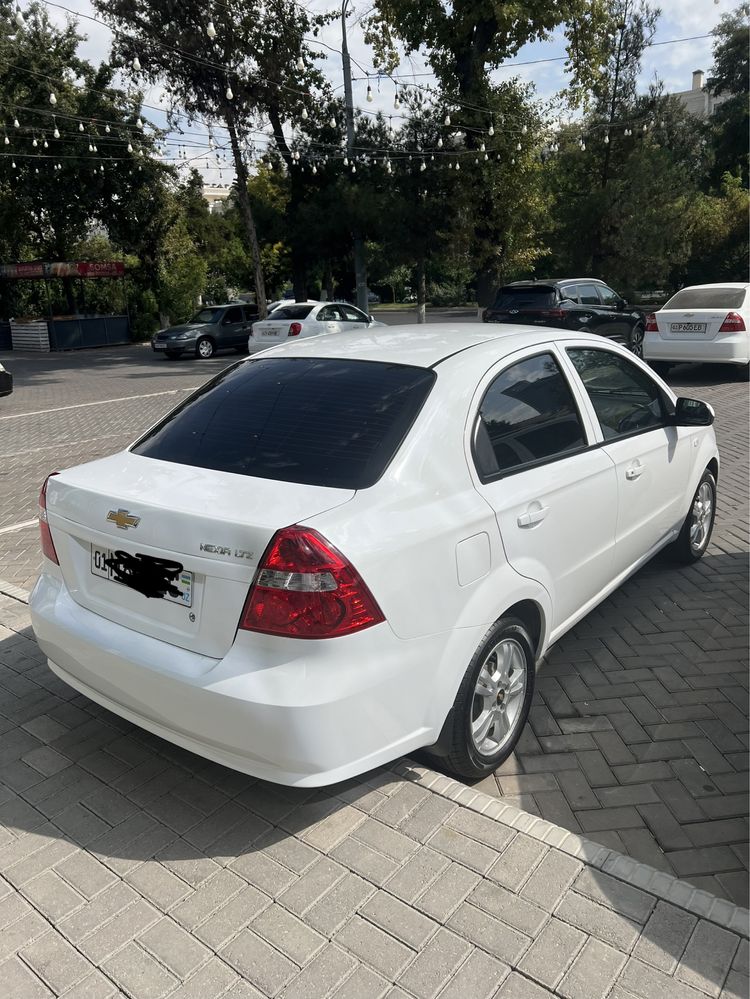 Автомобил Chevrolet nexia 3