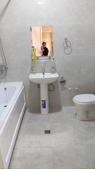 Юнусабад-8,, 3хонали ховли, Еш ОИЛАГА берилади