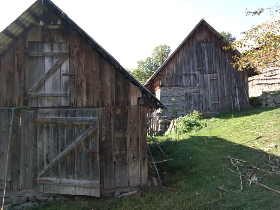 Teren si casa de vanzare