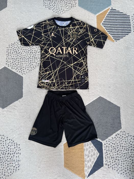 echipament de fotbal PSG cu Messi