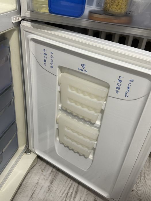 Frigider Indesit A+ – Nou, nefolosit, perfect pentru orice bucătărie!